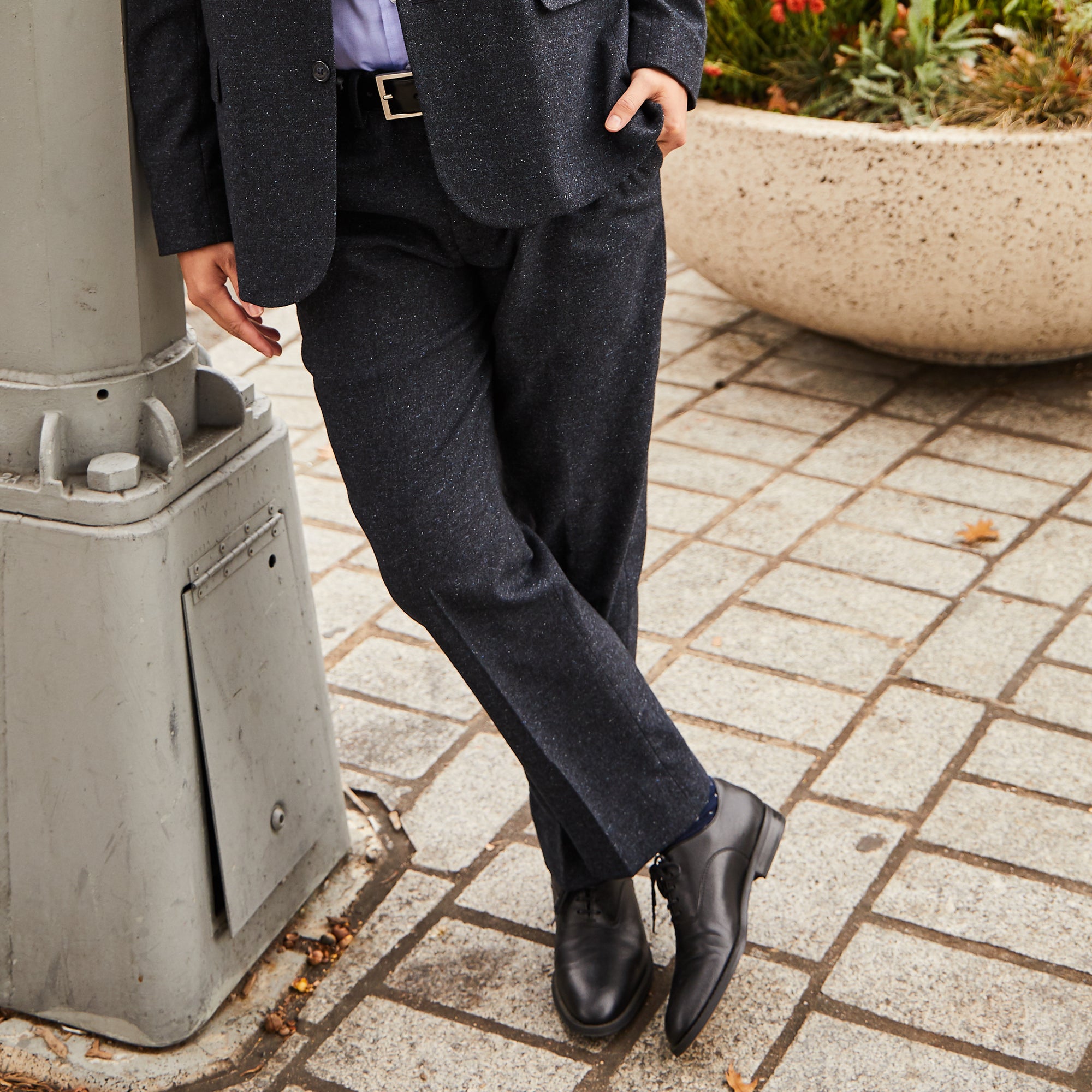 Androgynous navy pebble dress pants