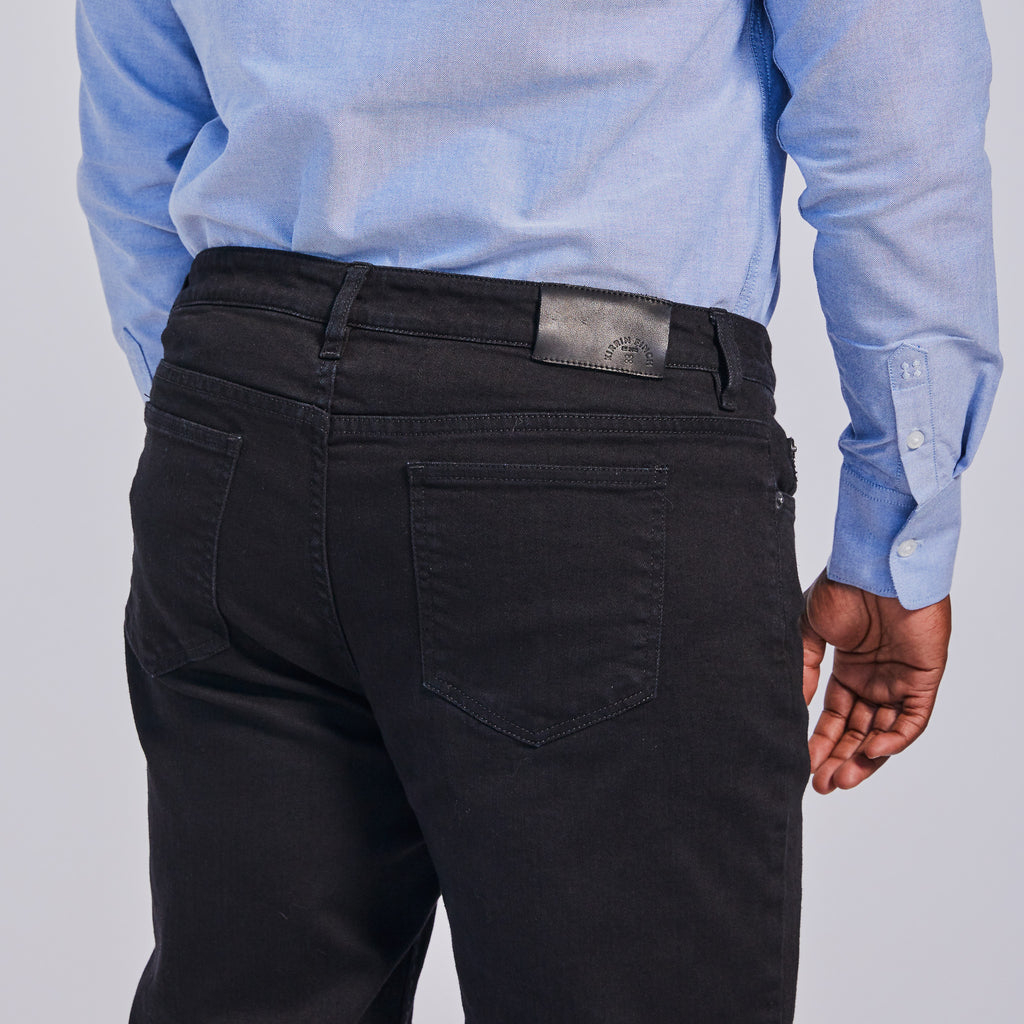 Back pockets of Joni Black Jeans