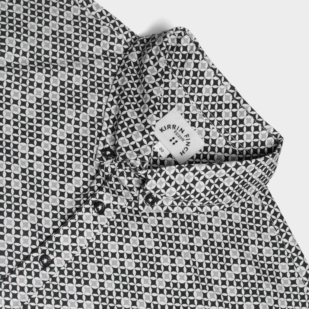 Close-up of a patterned Ray shirt on a white background. Color: Nova