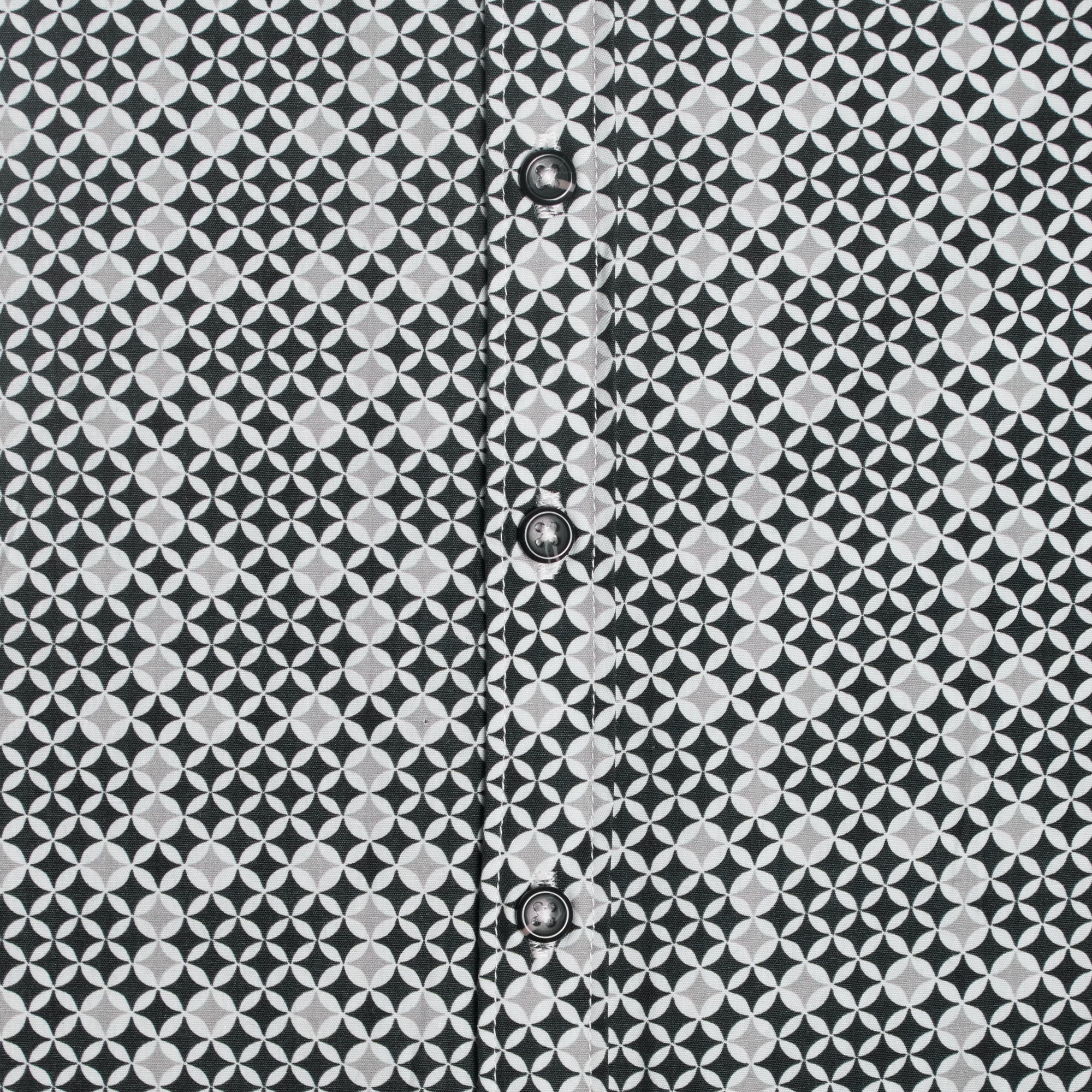 Ray shirt with a black and white geometric design. Color: Nova